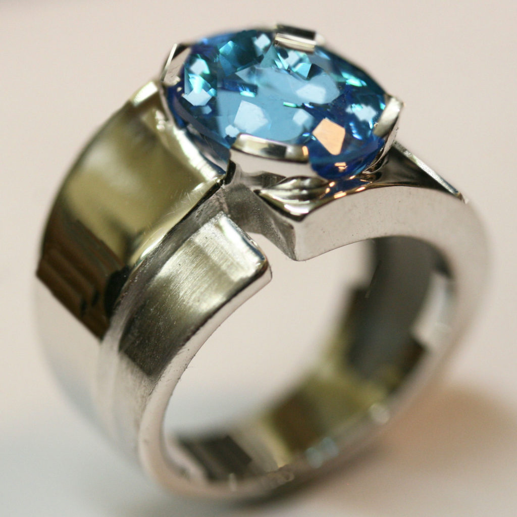 Bague Or Topaze bleue