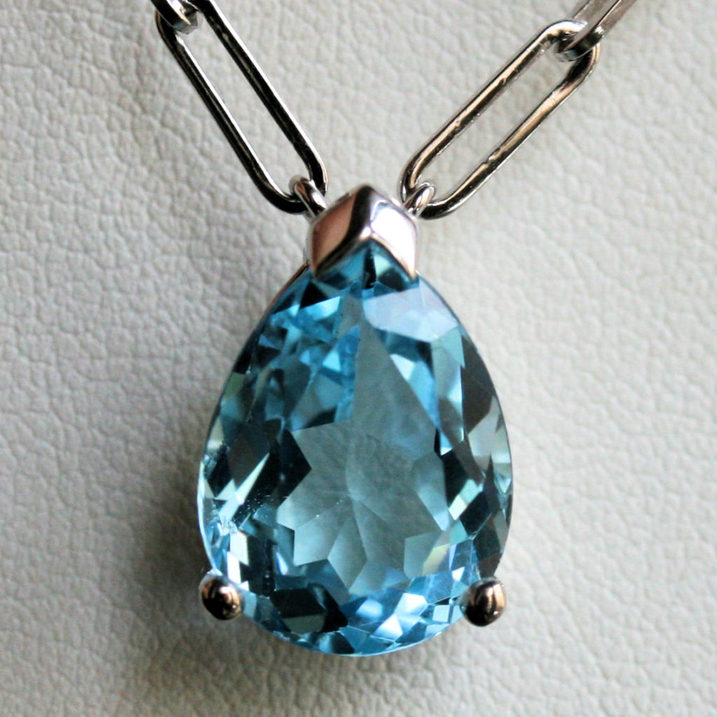 Pendentif Or poire topaze