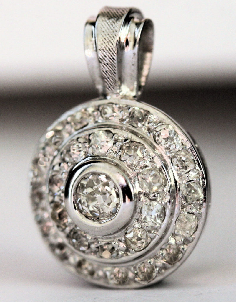 Pendentif Escalier Diamant